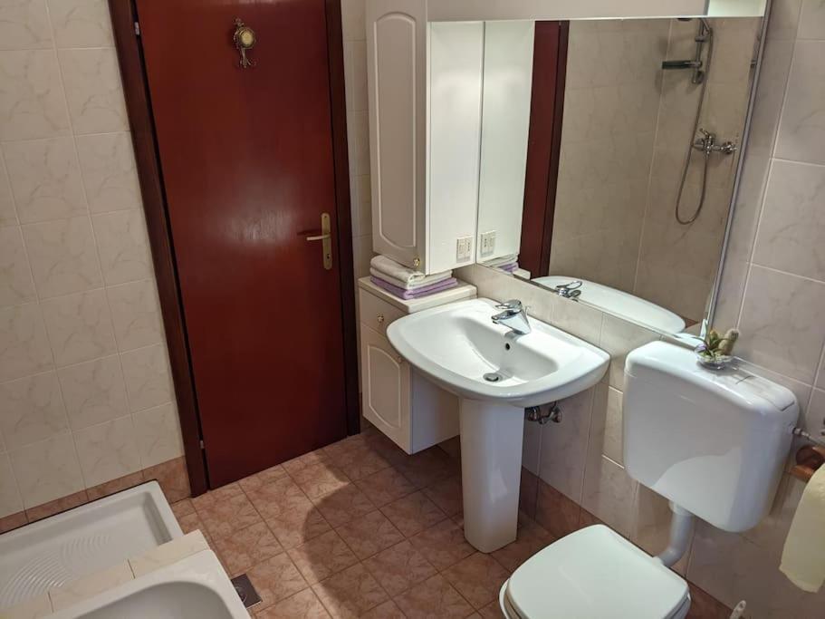 Apartment Kolodvor Dornberk Extérieur photo